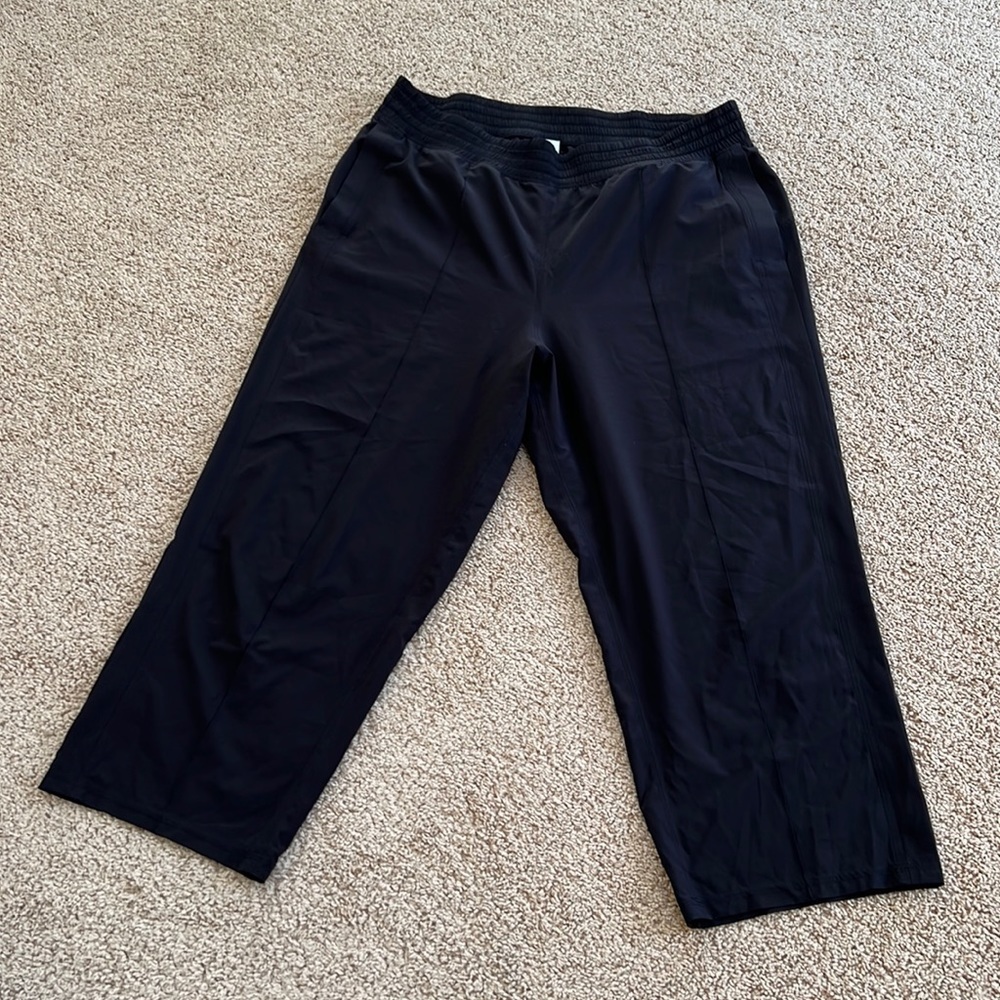 Lululemon Athletica SZ 12, black cropped wide leg pants .